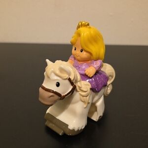 Little People Disney Princess Rapunzel Klip Klop Horse